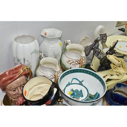 552 - A SMALL SELECTION OF DECORATIVE CERAMICS ETC, to include a Small Royal Copenhagen Fajance dish, a Go... 