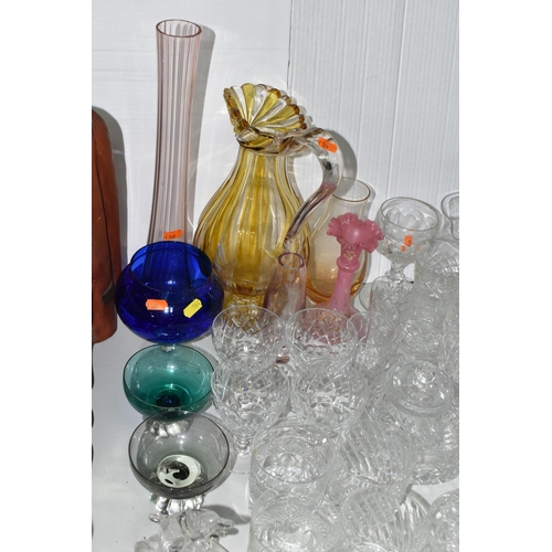 564 - A LARGE QUANTITY OF CUT CRYSTAL AND GLASSWARE, comprising a boxed Dartington Crystal contemporary de... 