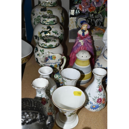 584 - A GROUP OF ROYAL CROWN DERBY, ROYAL DOULTON, MASONS IRONSTONE, BESWICK AND OTHER CERAMICS, ETC, incl... 