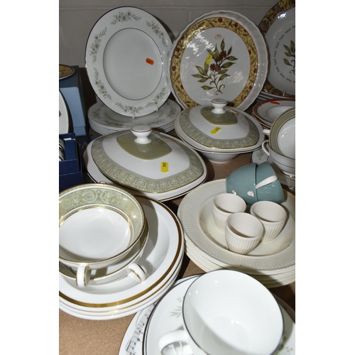 591 - A COLLECTION OF NAMED CERAMICS AND TEAWARE, comprising a Wedgwood 'Westbury' pattern tea cup, saucer... 