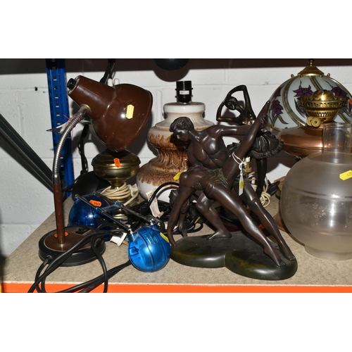 635 - ONE BOX AND LOOSE LAMPS AND GLASS SHADES, to include a copper oil lamp, two glass reservoir oil lamp... 