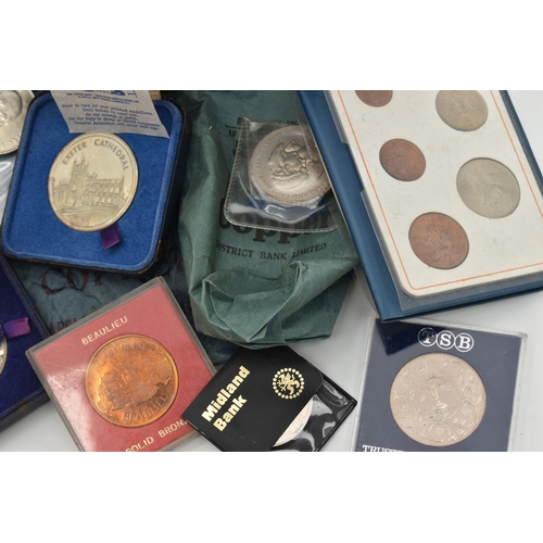 220 - A SHOE BOX OF UK COINAGE, to include 1894-1895 worn Crown coins, over 500 grams of Pre 1947 mainly S... 