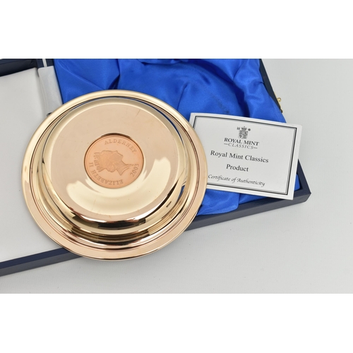 231 - A ROYAL MINT (CLASSIC) CONCORDE 9CT GOLD DISH SET WITH A 22CT 2023 GOLD ALDERNEY FIVE POUND PROOF CO... 