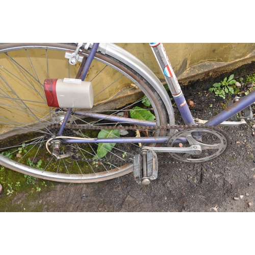 1001 - A VINTAGE PUCH PRIMA GENTS BIKE with 5 speed Simplex gears and 23in frame along with a vintage Carlt... 