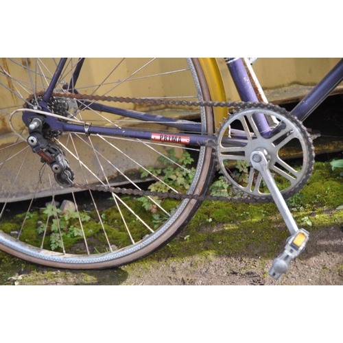 1001 - A VINTAGE PUCH PRIMA GENTS BIKE with 5 speed Simplex gears and 23in frame along with a vintage Carlt... 