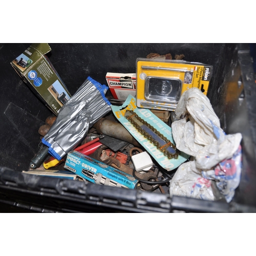 1062 - TWO TRAYS CONTAINING AUTOMOTIVE TOOLS including Gunsons Testune and Timelite, a vintage petrol can w... 