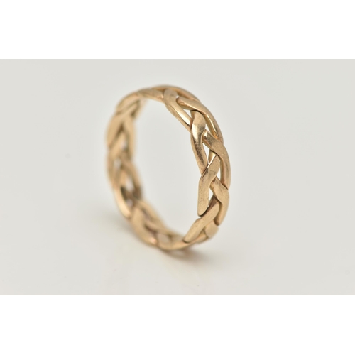 12 - A 'KLEVIN JENKINS' WELSH GOLD RING, a Celtic design 9ct gold ring, approximate width 4.5mm, hallmark... 