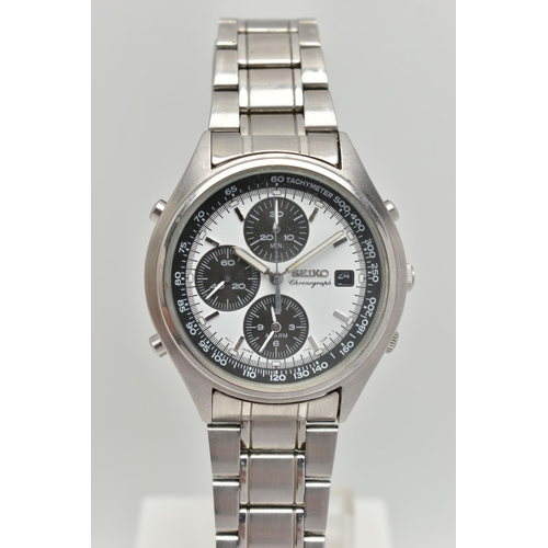 61 - A GENTS 'SEIKO CHRONOGRAPH' WRISTWATCH, round white dial signed 'Seiko Chronograph', three subsidiar... 