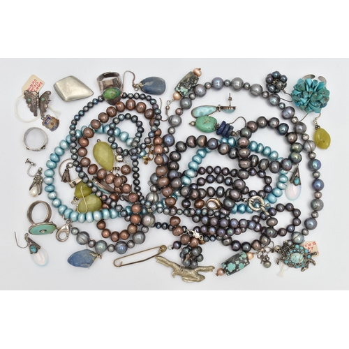 70 - A BAG OF ASSORTED JEWELLERY, to include a single 'Jorgen Jensen' clip on pewter earring, a pair of c... 