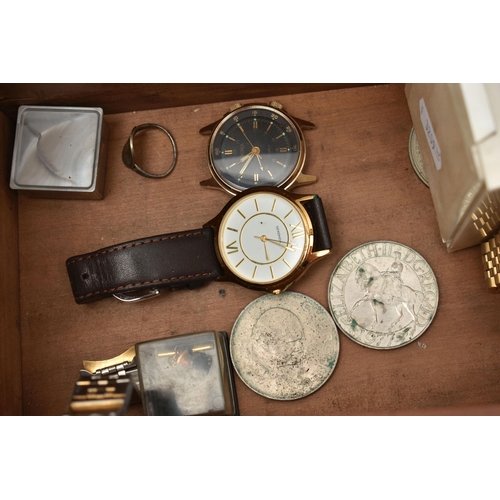 140 - A WOODEN BOX WITH WATCHES, COMMEMORATIVE COINS AND CUFFLINKS, to include six gents 'Sekonda' wristwa... 