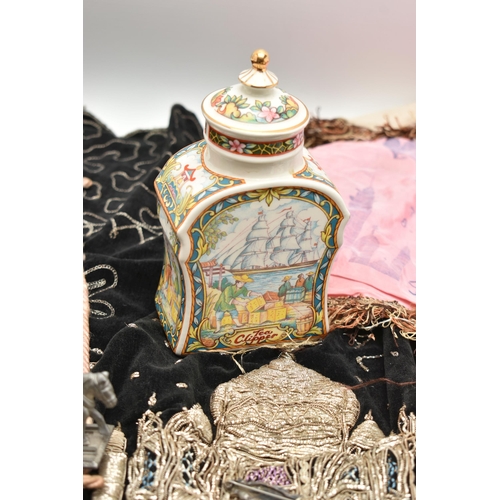 141 - A BOX OF ASSORTED JEWELLERY AND ITEMS, to include a 9ct gold circular locket, with floral pattern, f... 