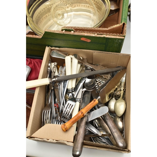 151 - A BOX OF ASSORTED WHITE METAL WARE, to include a large tray, a set of white metal napkin rings, bask... 