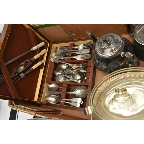 151 - A BOX OF ASSORTED WHITE METAL WARE, to include a large tray, a set of white metal napkin rings, bask... 