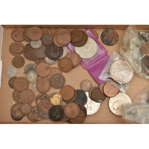 159 - A SMALL BOX OF MIXED COINAGE, to include a Gold Half Sovereign coin 1914, 22ct gold, 3.9 grams, diam... 