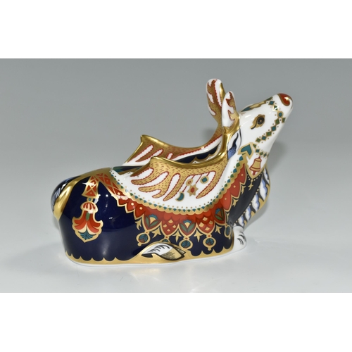 354 - A ROYAL CROWN DERBY IMARI 'REINDEER', introduced 2001-2004, height 9.5cm, designed by John Ablitt, g... 