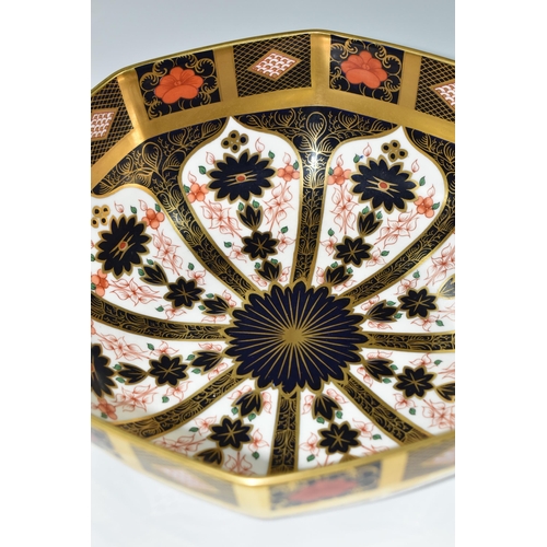 364 - A ROYAL CROWN DERBY IMARI 1128 OCTAGONAL SOLID GOLD BAND BOWL, date cypher 1974, diameter 21cm (1) (... 