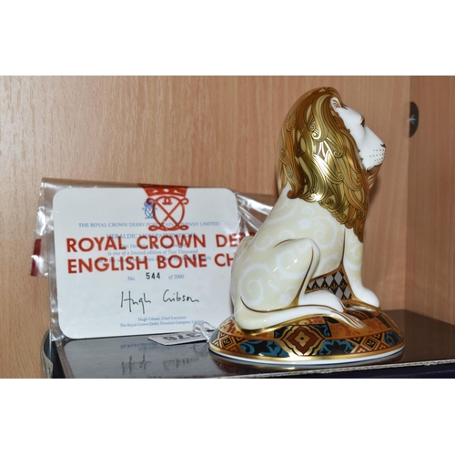 376 - A BOXED LIMITED EDITION ROYAL CROWN DERBY IMARI  'HERALDIC LION' PAPERWEIGHT, 544/2000 designed by L... 