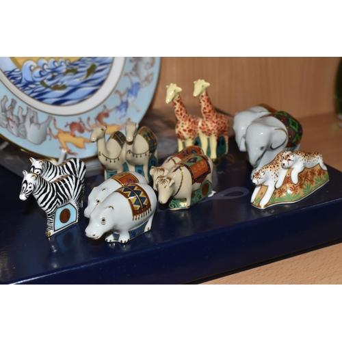 390 - A BOXED ROYAL CROWN DERBY FOR SINCLAIRS NOAH'S ARK LIMITED EDITION PLATE AND SEVEN UNBOXED ROYAL CRO... 