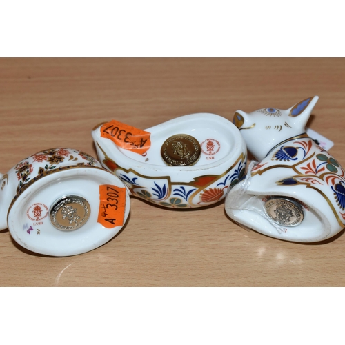 394 - THREE ROYAL CROWN DERBY PIGLET PAPERWEIGHTS, comprising Piglet introduced 1996-1999, silver stopper,... 