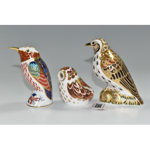 395 - THREE ROYAL CROWN DERBY BIRD PAPERWEIGHTS, comprising 'Song Thrush', gold stopper, a Collectors Guil... 