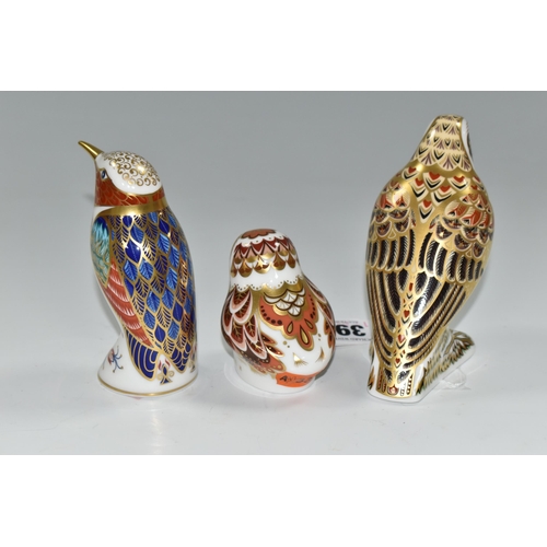 395 - THREE ROYAL CROWN DERBY BIRD PAPERWEIGHTS, comprising 'Song Thrush', gold stopper, a Collectors Guil... 