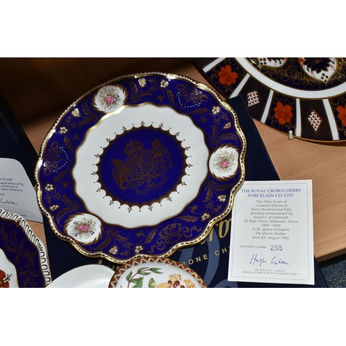 399 - A ROYAL CROWN DERBY IMARI 1128 PATTERN DINNER PLATE AND THREE OTHER ITEMS OF ROYAL CROWN DERBY, the ... 