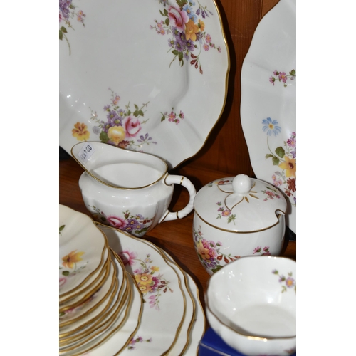 405 - A QUANTITY OF ROYAL CROWN DERBY 'DERBY POSIES' PATTERN TEA AND DINNERWARE, ETC, a small number of pi... 