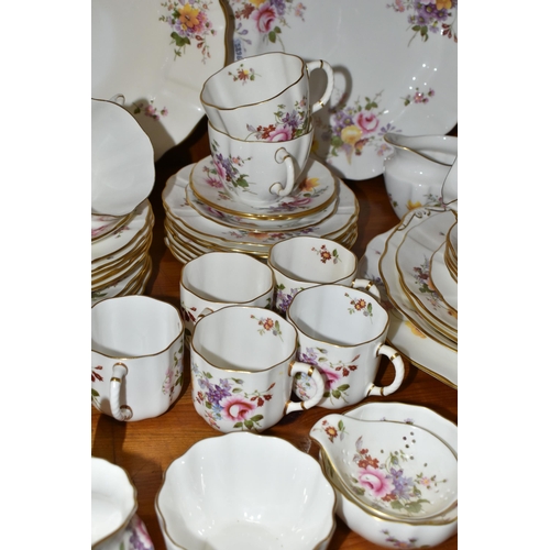 405 - A QUANTITY OF ROYAL CROWN DERBY 'DERBY POSIES' PATTERN TEA AND DINNERWARE, ETC, a small number of pi... 