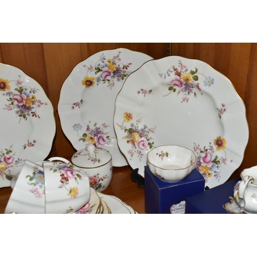 405 - A QUANTITY OF ROYAL CROWN DERBY 'DERBY POSIES' PATTERN TEA AND DINNERWARE, ETC, a small number of pi... 