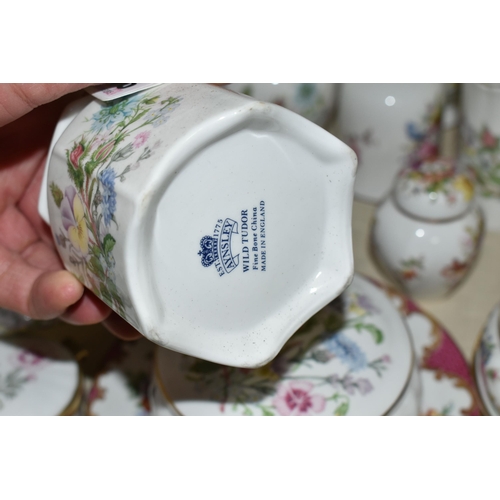 413 - A COLLECTION OF AYNSLEY AND HAMMERSLEY GIFTWARE, the Aynsley includes a quantity of 'Wild Tudor' pat... 