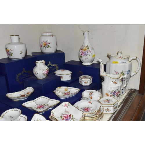 414 - A QUANTITY OF BOXED AND LOOSE ROYAL CROWN DERBY 'DERBY POSIES' GIFTWARE AND TABLEWARE, including a g... 