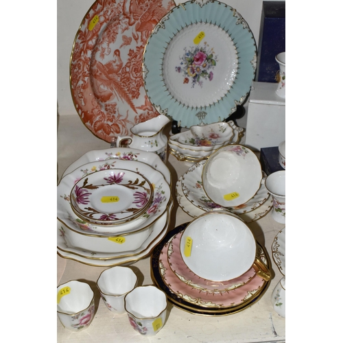 414 - A QUANTITY OF BOXED AND LOOSE ROYAL CROWN DERBY 'DERBY POSIES' GIFTWARE AND TABLEWARE, including a g... 