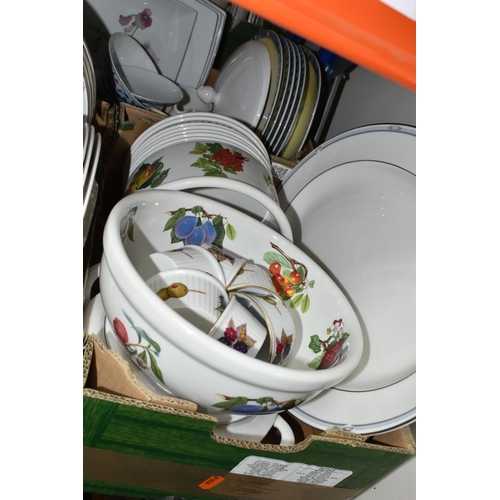 423 - FIVE BOXES AND LOOSE DINNERWARE AND ORNAMENTS, to include Royal Doulton 'Simplicity' pattern dinnerw... 