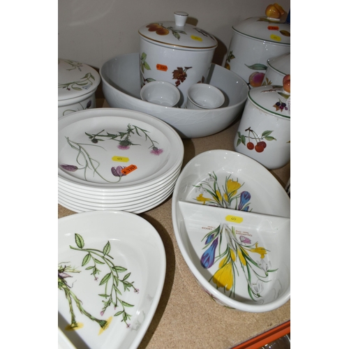 473 - A QUANTITY OF TABLEWARES ETC, to include Royal Worcester Evesham and Evesham Vale storage jars and c... 