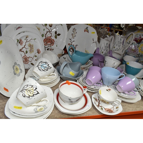 490 - A LARGE QUANTITY OF MID TO LATE 20TH CENTURY MIDWINTER TEA, COFFEE AND DINNER WARES IN ASSORTED PATT... 