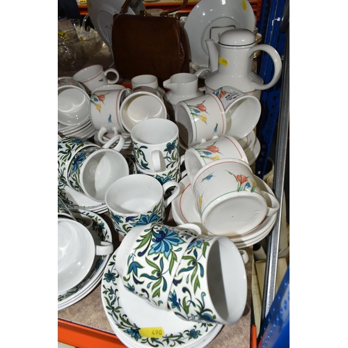 490 - A LARGE QUANTITY OF MID TO LATE 20TH CENTURY MIDWINTER TEA, COFFEE AND DINNER WARES IN ASSORTED PATT... 