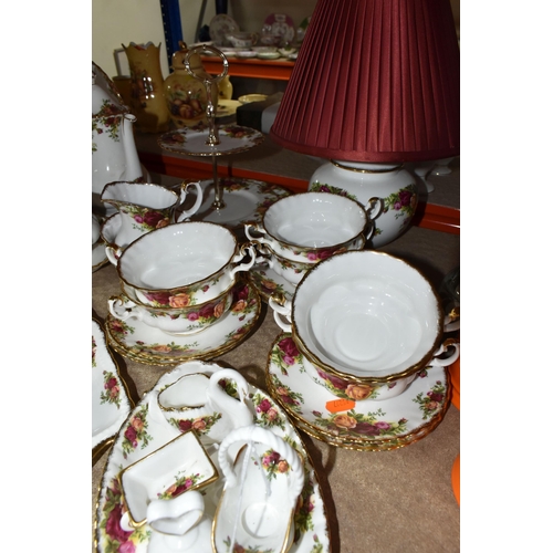 499 - A QUANTITY OF ROYAL ALBERT 'OLD COUNTRY ROSES' TEA, DINNER AND ORNAMENTAL WARES, comprising a two ti... 