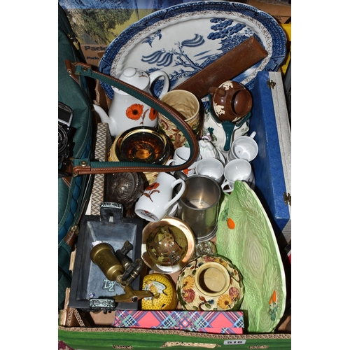 516 - A BOX, A BAG AND LOOSE CERAMICS, METALWARE, CAMERAS AND SUNDRY ITEMS, to include a bronze Chinese ve... 