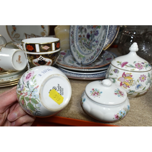 519 - A GROUP OF CERAMICS, A HANDBAG AND AN ONYX VASE, to include a Royal Crown Derby Imari 1128 goblet, t... 