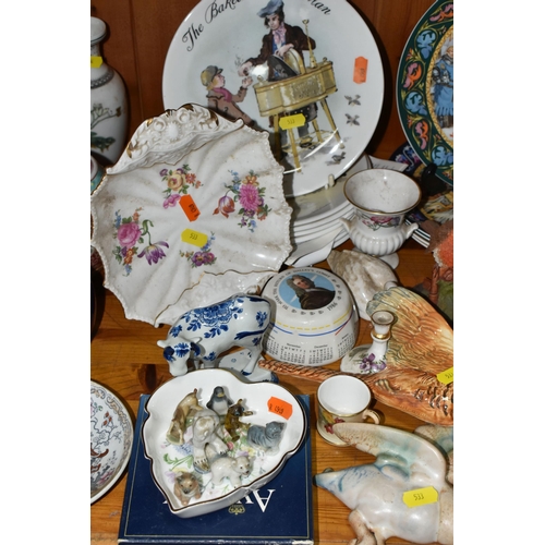 533 - A SELECTION OF DECORATIVE CERAMIC ITEMS, to include a Royal Worcester dish raised upon a circular fo... 