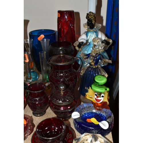 535 - A GROUP OF COLOURED AND DECORATIVE GLASS WARE, to include a Whitefriars ruby Knobbly vase, a Whitefr... 