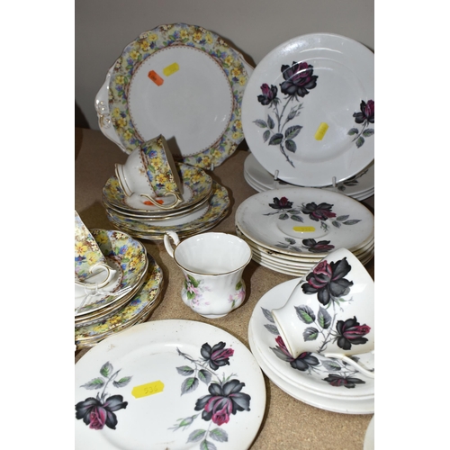 536 - A GROUP OF ROYAL ALBERT 'MASQUERADE' AND 'MARY'S GARDEN' TEA AND DINNER WARE, comprising fifteen pie... 