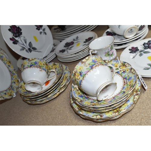 536 - A GROUP OF ROYAL ALBERT 'MASQUERADE' AND 'MARY'S GARDEN' TEA AND DINNER WARE, comprising fifteen pie... 