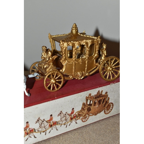 540 - A BOXED LESNEY CORONATION COACH, with Queen figure (1 + box) (Condition Report: appears in good cond... 