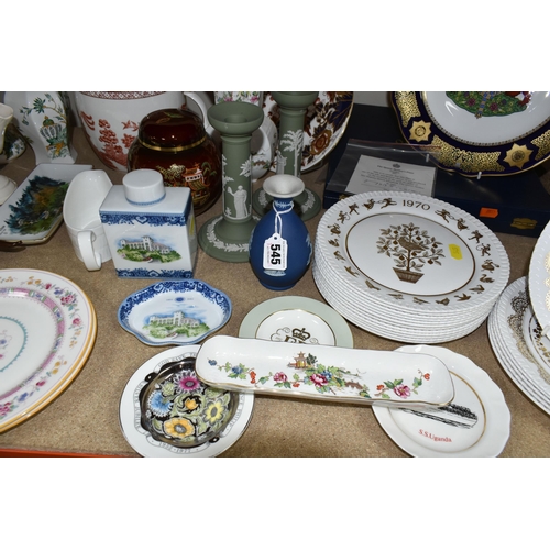 545 - A GROUP OF CERAMICS AND GLASS WARE, to include a Royal Doulton Rustic Willow TC1173 ginger jar, a Ca... 