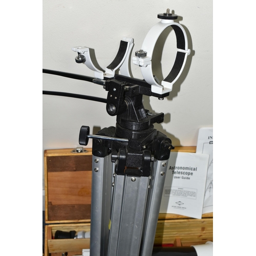 557 - A CASED  MODERN OPTICAL VISION LTD. 'SKY-WATCHER' TELESCOPE, D 120mm, F 600mm, not tested, contents ... 