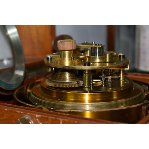 571 - A MID 20TH CENTURY WALNUT CASED MARINE CHRONOMETER BY THOMAS MERCER LTD, SUPPLIED BY JOHN LILLIE & G... 