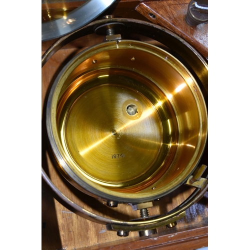 571 - A MID 20TH CENTURY WALNUT CASED MARINE CHRONOMETER BY THOMAS MERCER LTD, SUPPLIED BY JOHN LILLIE & G... 