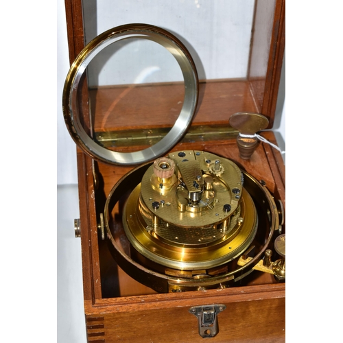 571 - A MID 20TH CENTURY WALNUT CASED MARINE CHRONOMETER BY THOMAS MERCER LTD, SUPPLIED BY JOHN LILLIE & G... 