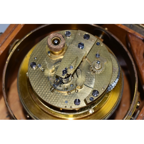 571 - A MID 20TH CENTURY WALNUT CASED MARINE CHRONOMETER BY THOMAS MERCER LTD, SUPPLIED BY JOHN LILLIE & G... 